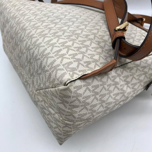 Micahel Kors Vanilla Monogram Canvas Rhea Slim Backpack - Picture 8 of 10
